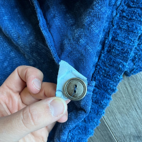 Blue Textured Button-Up Jacket - Picture 4 of 6
